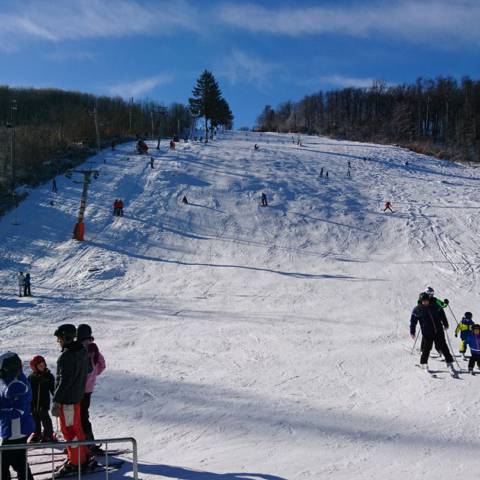 Dňa 20.1.2018 vleky v prevádzke na Pezinskej Babe aj Zochovej chate.