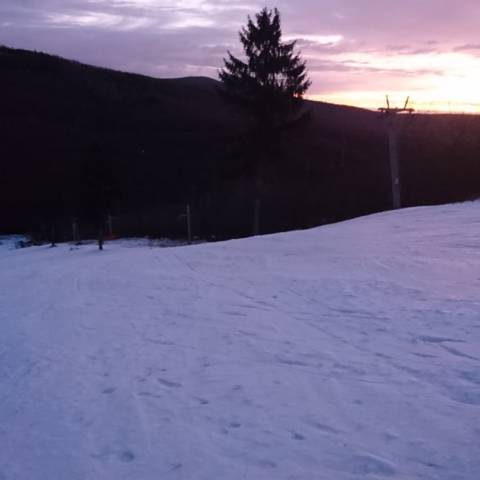 Prevádzka vlekov je prerušená až do odvolania.