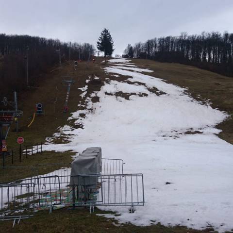 Prevádzka vlekov je prerušená až do odvolania.