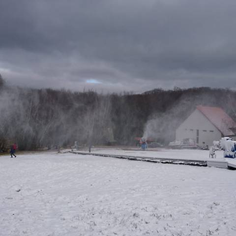 Prevádzka vlekov je prerušená až do odvolania.