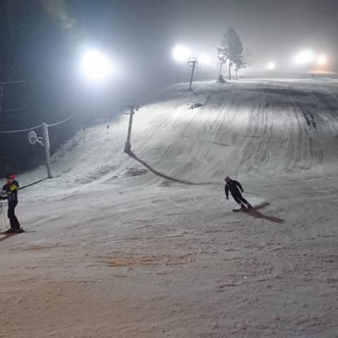 Dnes prvé večerné lyžovanie v tejto sezóne.