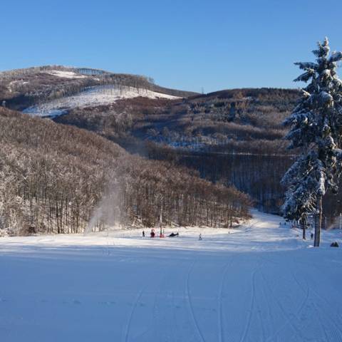 V prevádzke Pezinská Baba aj Zochova chata.