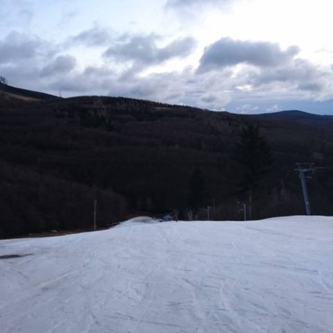 Prevádzka vlekov v oboch strediskách je prerušená až do odvolania.