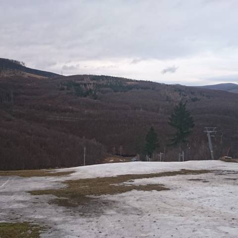 Prevádzka vlekov v oboch strediskách je prerušená až do odvolania.