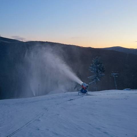 Prevádzka vlekov je PRERUŠENÁ až do odvolania.