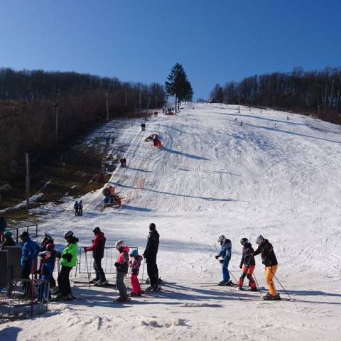 Dnes v prevádzke Pezinská Baba aj Zochova chata.