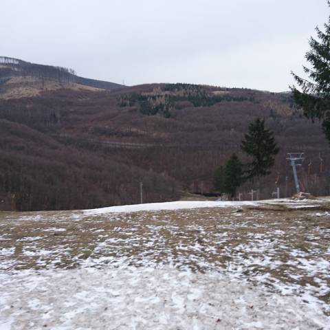 Prevádzka vlekov v oboch strediskách je prerušená až do odvolania.