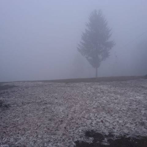 Prevádzka vlekov v oboch strediskách je prerušená až do odvolania.