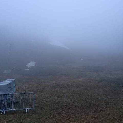 Prevádzka vlekov v oboch strediskách je prerušená až do odvolania.