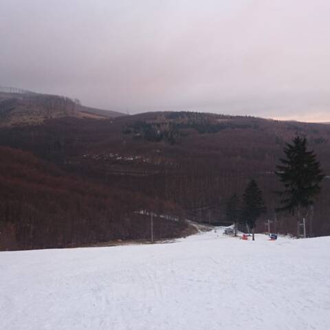 Bežkárske trate na Pezinskej Babe sú len veľmi obmedzene zjazdné.