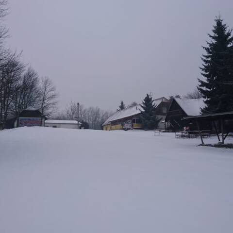 Dnes do rána napadlo do 3 cm čerstvého snehu.