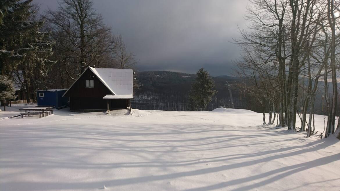 Do dnešného rána napadlo do 6 cm snehu.