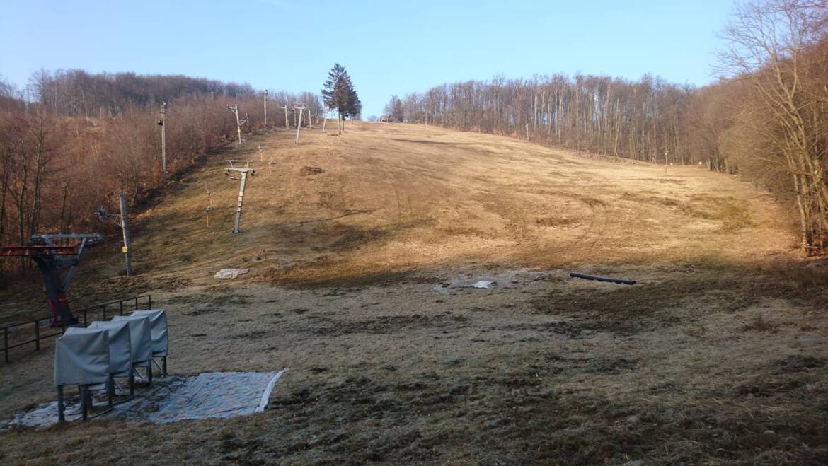 On the slope at the DOUBLE lift are only the last remnants of technical snow.