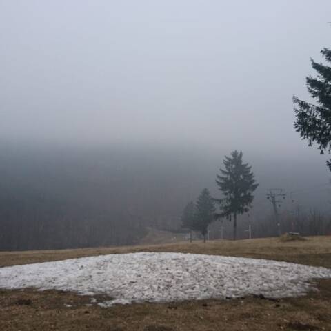 Ochladenie, hmla a slabý dážď.