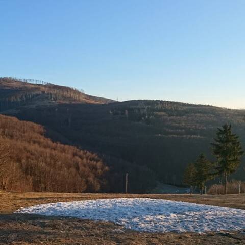 Krásne, a ráno aj mrazivo.