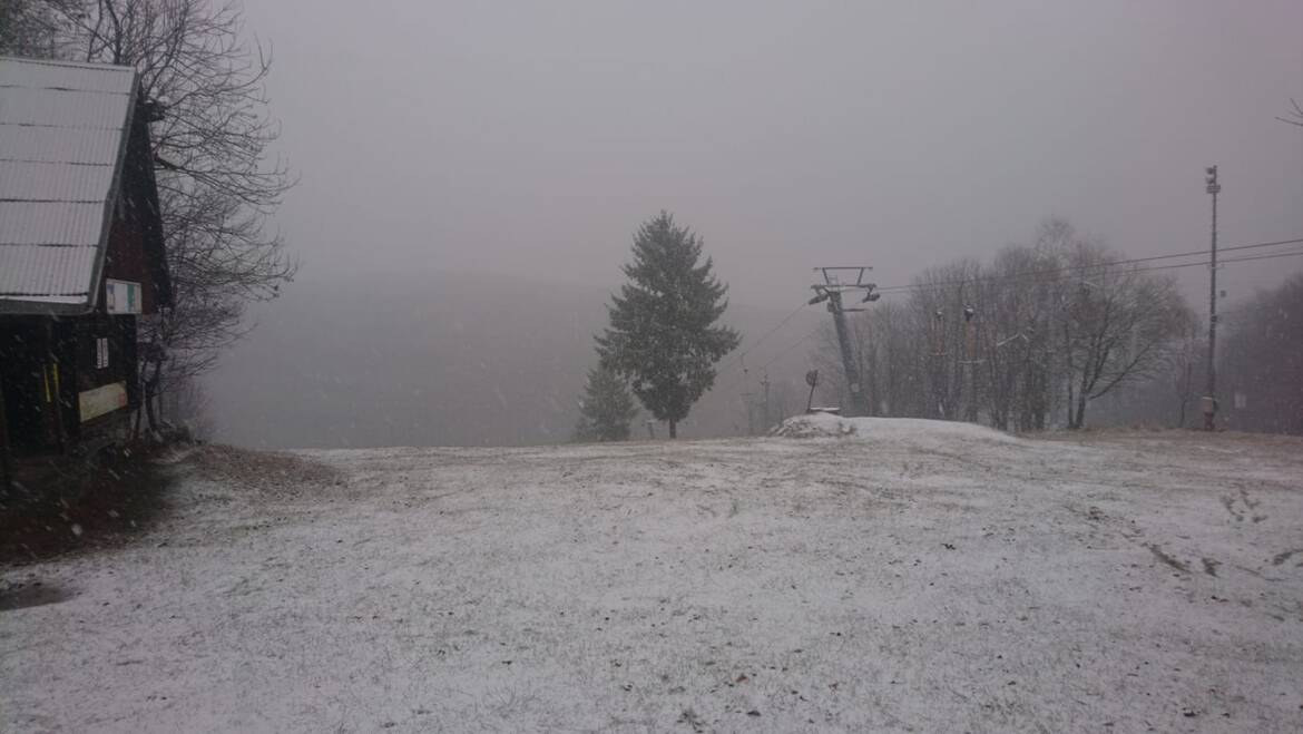 Od obeda už sneží.