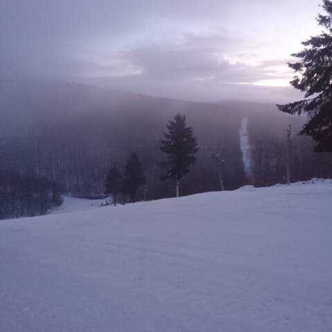 Prevádzka na Pezinskej Babe pokračuje.