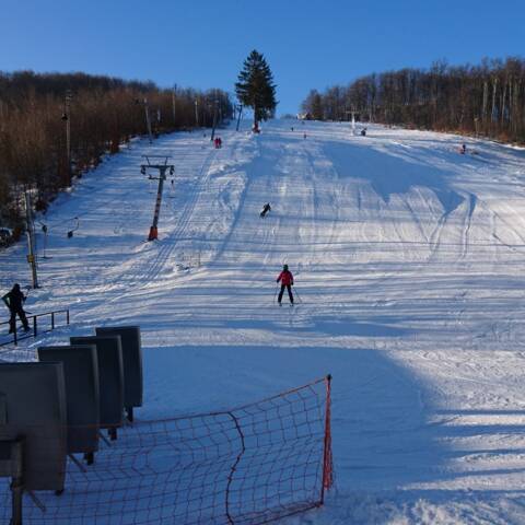 Prevádzka v oboch strediskách.