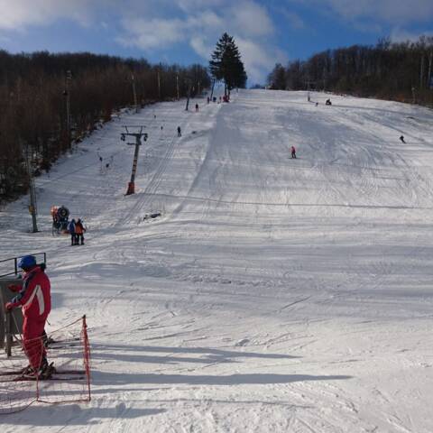 Obe strediská v prevádzke.