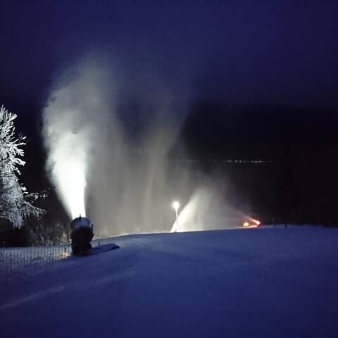 Obe strediská sú v prevádzke.