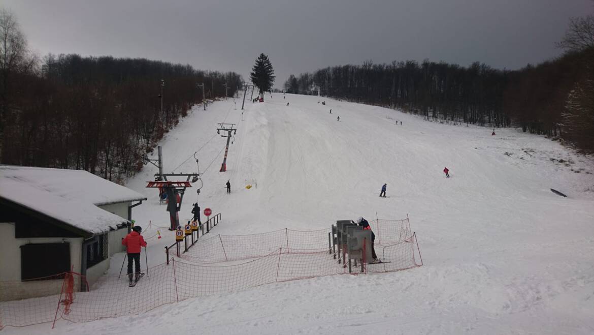 Obe strediská sú v prevádzke denne.