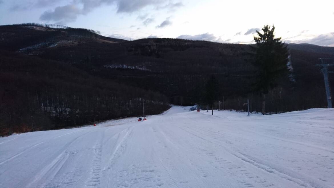 The resorts are open daily.