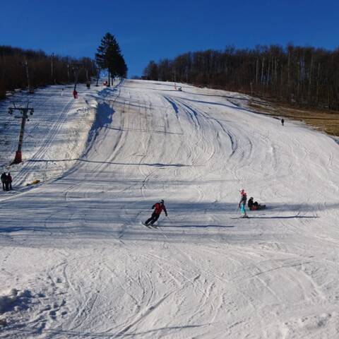 Prevádzka je v oboch strediskách denne.