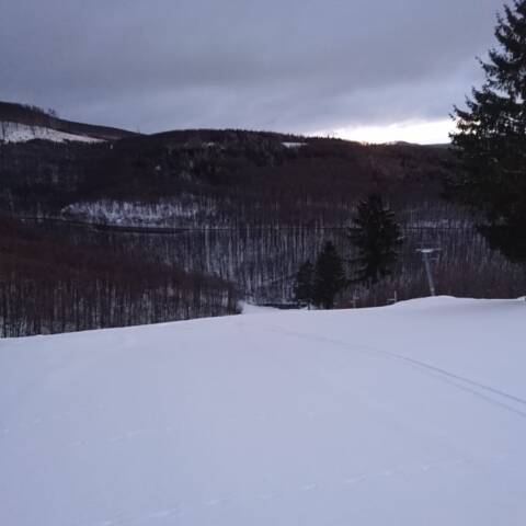 Obe strediská sú v prevádzke denne.