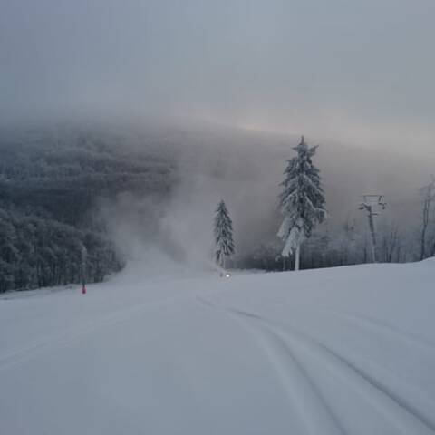 Prevádzka vlekov pokračuje.