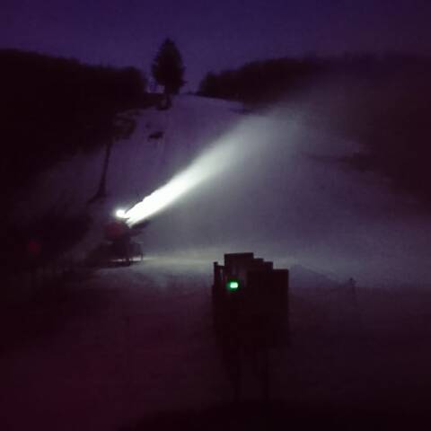 Denná prevádzka v oboch strediskách.