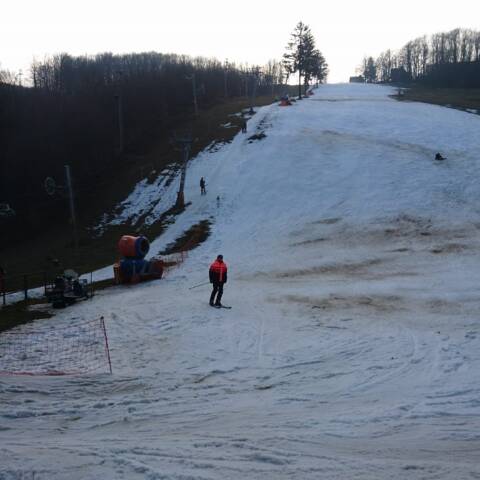 Denná prevádzka v oboch strediskách.