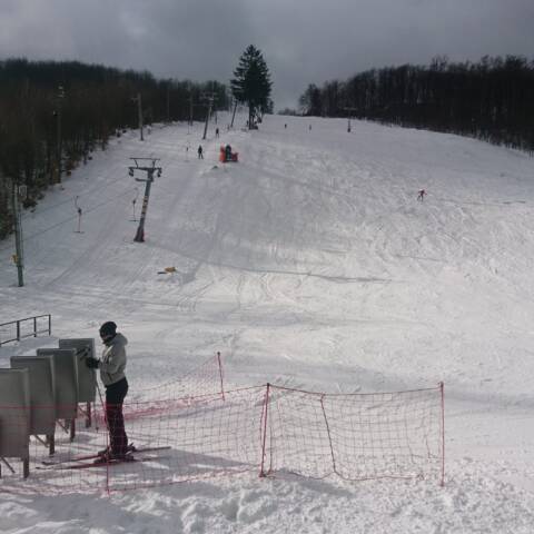 Dnes je večerné lyžovanie na Pezinskej Babe.