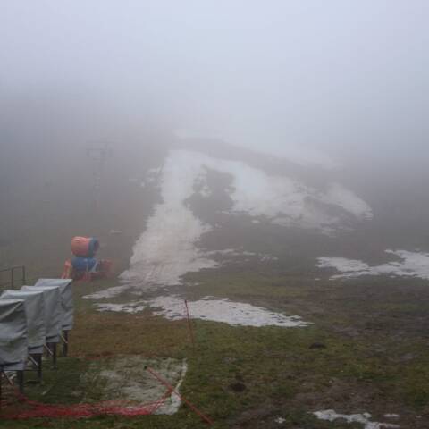 Prevádzka je prerušená v oboch strediskách.