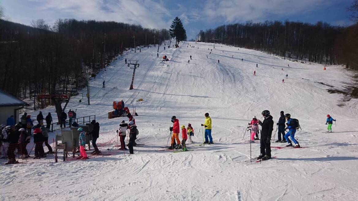 Prevádzka v oboch strediskách.