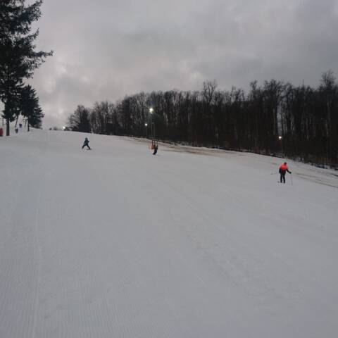 Večerné lyžovanie na Pezinskej Babe.