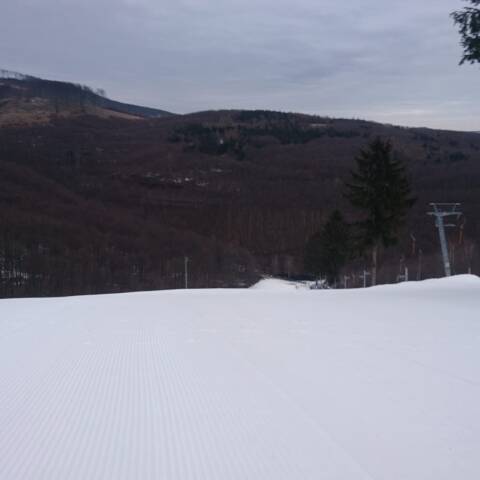 Prevádzka v oboch strediskách.