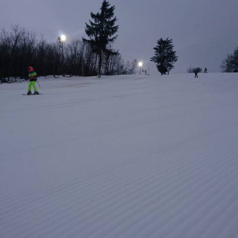 Večerné lyžovanie.