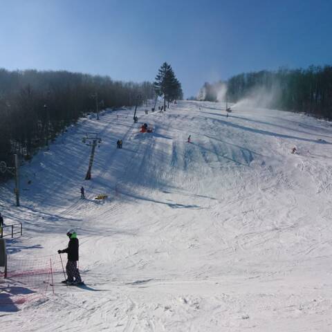 Prevádzka v oboch strediskách.