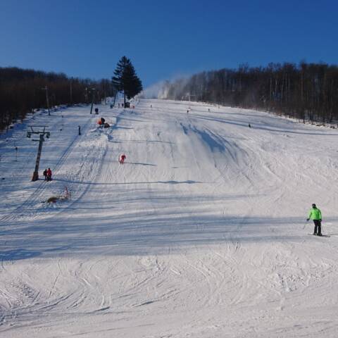 Prevádzka v oboch strediskách.