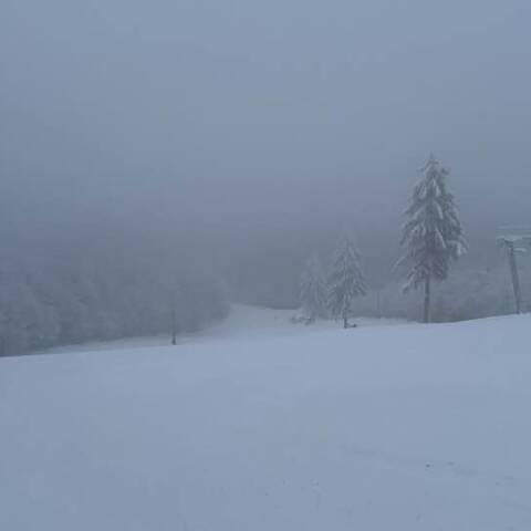 Dnes na Pezinskej Babe začíname dennou prevádzkou od 9:00 do 16:00.