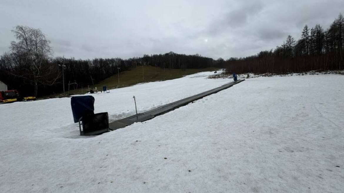 The strip at Zochová chata is in operation today.