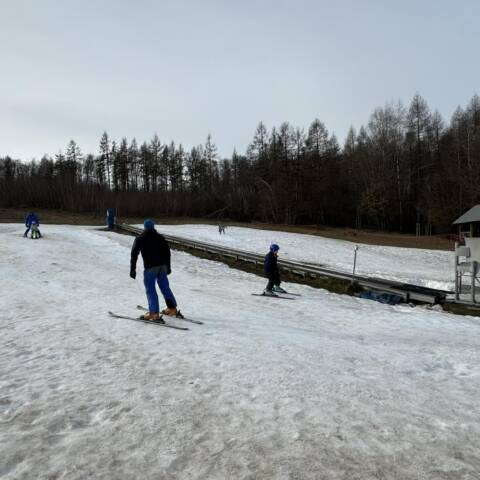 Na Zochovej chate je pás v prevádzke.
