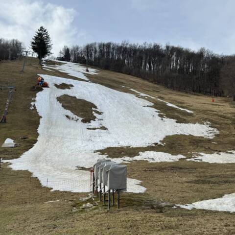 Prevádzka vlekov je prerušená až do odvolania.