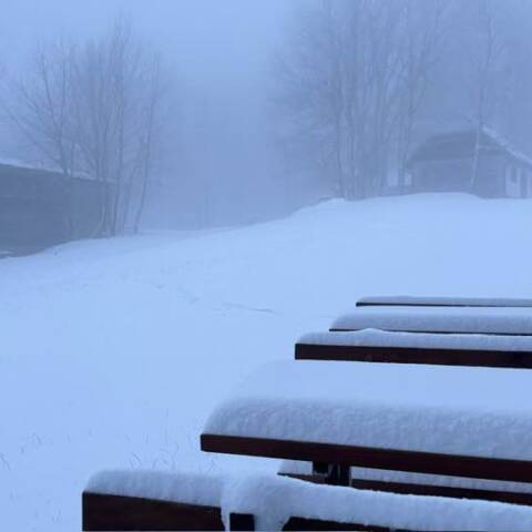 Napadol prvý sneh v prichádzajúcej zimnej sezóne.