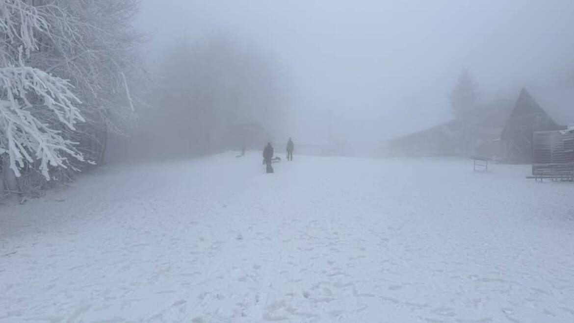Technicky zasnežujeme ak podmienky umožňujú.