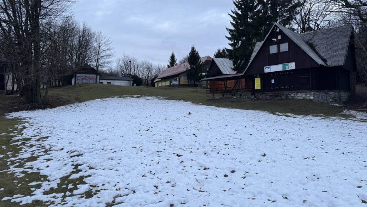 K teplu sa pridal aj dážď a vietor.