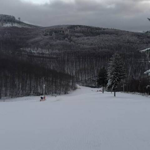 Prevádzka je v oboch strediskách.