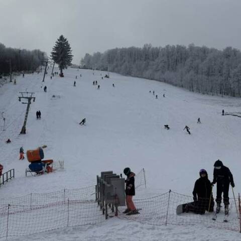 Prevádzka pokračuje v oboch strediskách.