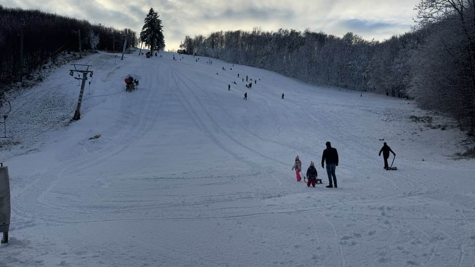 V sobotu 4.1.2025 bude v prevádzke vlek DOUBLE na Pezinskej Babe.