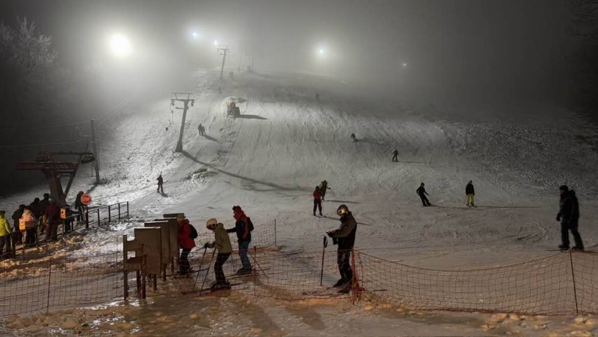 Aj dnes sú v prevádzke obe strediská.